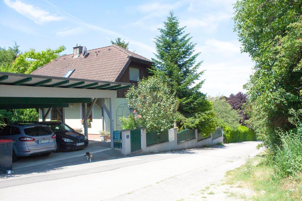 B&B Family Basement Apartment, Breakfast, Free Parking, 5Km From Tulln Chorherrn 외부 사진