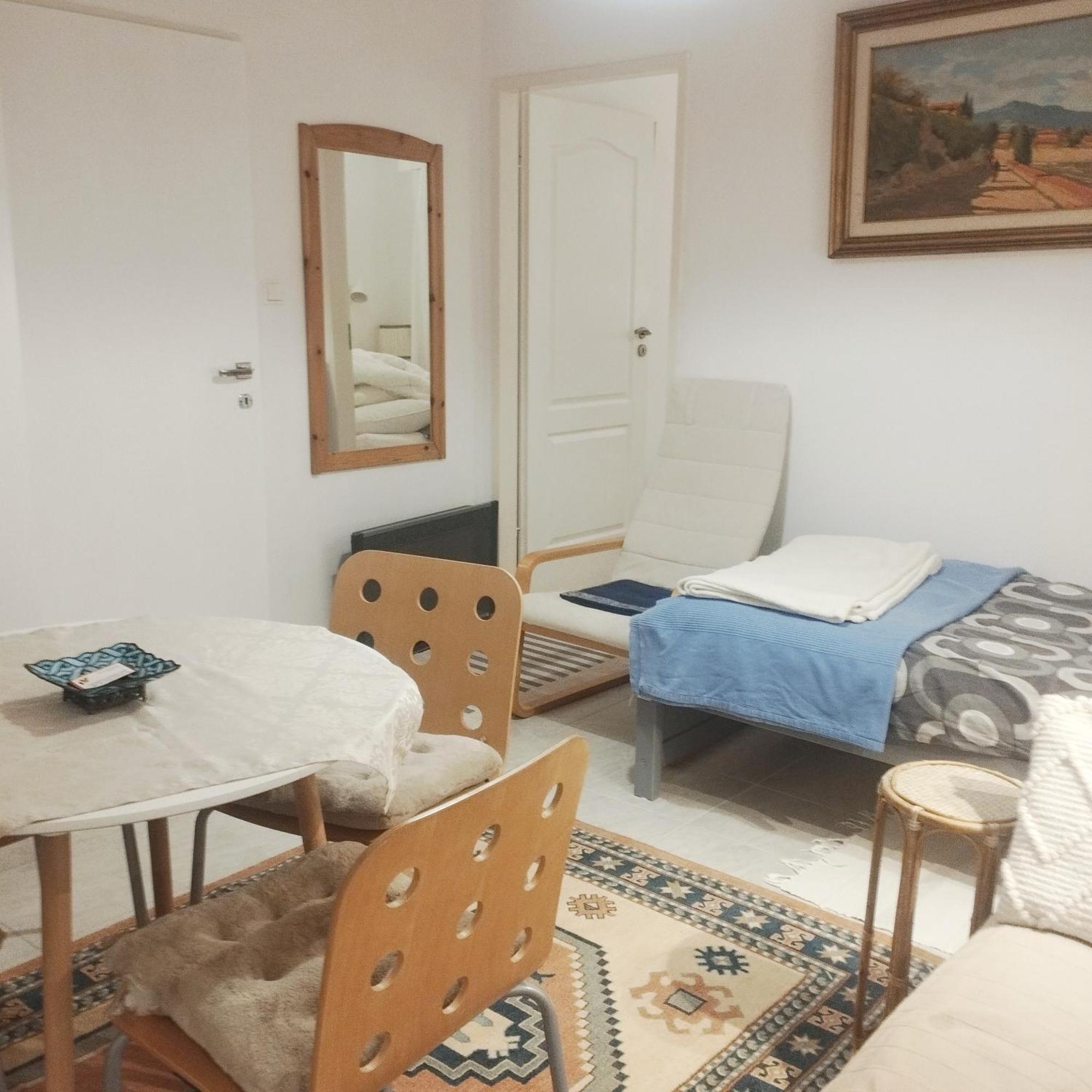 B&B Family Basement Apartment, Breakfast, Free Parking, 5Km From Tulln Chorherrn 외부 사진