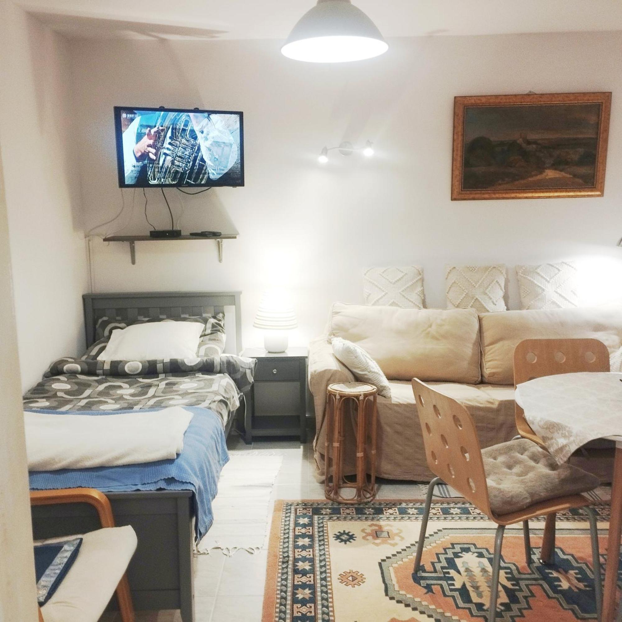 B&B Family Basement Apartment, Breakfast, Free Parking, 5Km From Tulln Chorherrn 외부 사진